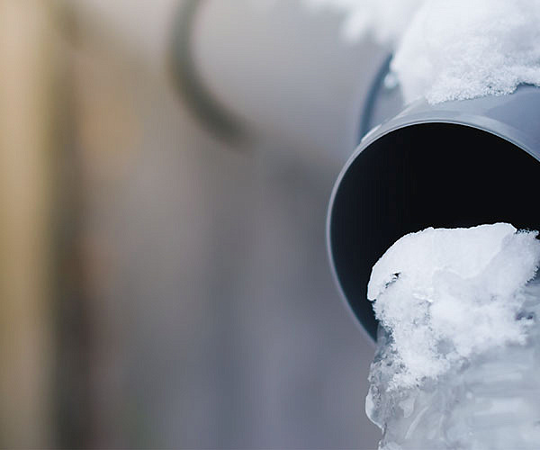 Что делать, когда замерз водопровод: 3 способа разморозить пластиковые трубы не копая